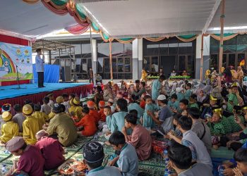 Pengurus Cabang (PC) LDII Sumobito dan Mojoagung berkolaborasi menggelar Festival Anak Sholeh dan Sholehah (FASS) di Masjid Al Mujtahid Madiopuro, Kecamatan Sumobito, Jombang, Minggu (29/1).