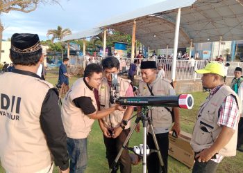Tim Rukyat Hilal DPD LDII Lamongan mengikuti kegiatan Rukyatul Hilal untuk menentukan tanggal 1 Ramadhan 1444 H.