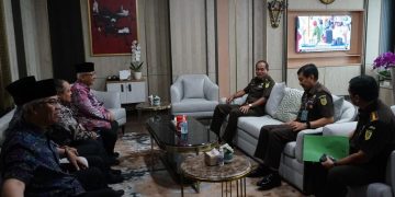 Momentum pertemuan Jaksa Agung Muda Bidang Intelijen Jamintel Amir Yanto dengan Ketua Umum DPP LDII KH Chriswanto Santoso di Kantor Kejaksaan Agung Jakarta Senin 104 Dok  LINES