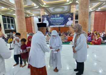 Pertemuan Bupati Banyuwangi Hj. Ipuk Fiestiandani melakukan dengan bertemu pengurus dan warga LDII Banyuwangi saat Safari Ramadhan pada Jumat (31/3). Dok : LINES.