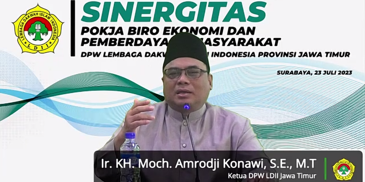 Ketua DPW LDII Jawa Timur, Moch. Amrodji Konawi Berikan Sambutan dalam Acara Sinergitas Biro EPM se-Jatim (23/07). Dok : Lines.