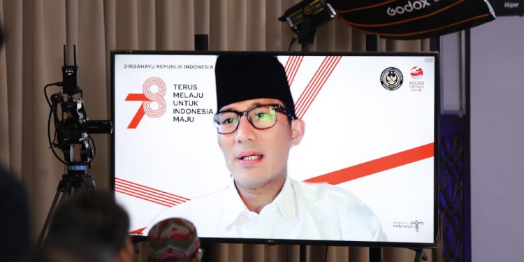 Menteri Pariwisata dan Ekonomi Kreatif Republik Indonesia, Sandiaga Uno menjadi pembicara kunci di webinar “Sharia Creative Entrepreneurship”, yang digelar oleh DPP LDII, Sabtu (29/7). Dok: LINES.