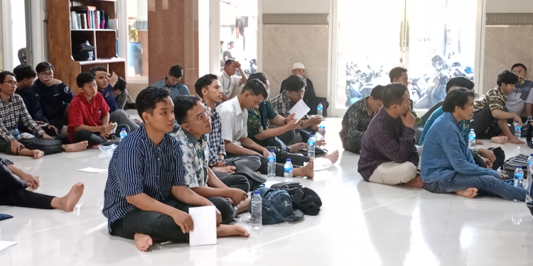 Sosialisasi Garis-Garis Besar Materi dan Target Pembinaan Generasi Penerus, Minggu (25/6) di Masjid At-Taqwa, Wonokusumo, Surabaya.