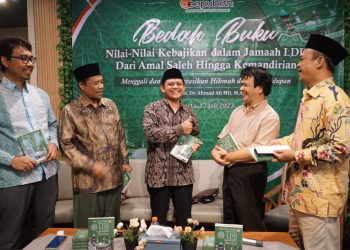 Peluncuran buku tentang nilai-nilai kebajikan yang ada dalam jamaah LDII di Sadjoe Cafe & Resto, Jakarta Selatan, pada Senin (17/7). Dok: LINES.