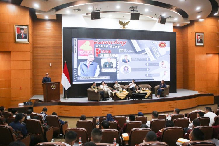 Juru Bicara Kementerian Pertahanan Menhan Dahnil Anzar Simanjuntak menggelar peluncuran buku yang berjudul Politik Pertahanan LDII diundang sebagai peserta Foto LINES