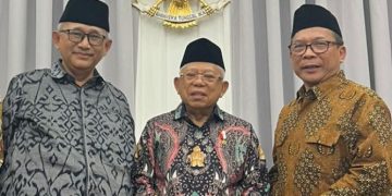 Ketua Umum DPP LDII KH Chriswanto Santoso dan Sekretaris Hasyim Nasution menemui Wakil Presiden Wapres KH Maruf Amin di Rumah Dinas Wapres pada Senin 119 Foto LINES