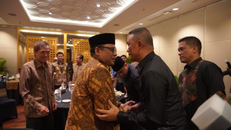 Ketua DPW LDII Jawa Timur KH Moch Amrodji Konawi menghadiri acara pisah sambut Kapolda Jatim pada Sabtu 2810 di Ballroom Lt 4 Grand City Surabaya