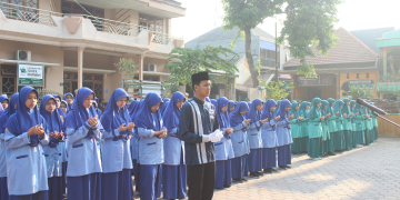 Pondok Pesantren Al Barokah Sruni Gedangan Sidoarjo menggelar upacara peringatan Hari Santri Nasional 2023 Minggu 2210 dok LINES