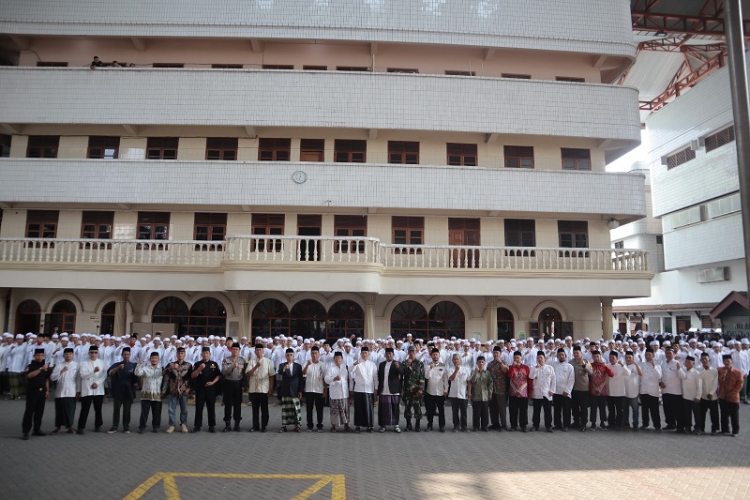 Peserta upacara Hari Santri Nasional 2023 di Ponpes Wali Barokah Kediri Dok LINES