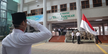 Pondok Pesantren Ponpes Wali Barokah Kota Kediri menggelar upacara Hari Santri Nasional HSN ke 9 pada Minggu pagi 2210 Dok LINES