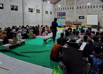 Pemuda dari PC LDII Kecamatan Badas gelar Pengajian remaja di malam pergantian tahun, Minggu (31/12), di Masjid Nasrulloh Sumber Agung. Dok: LINES.
