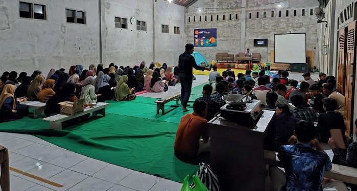 Pemuda dari PC LDII Kecamatan Badas gelar Pengajian remaja di malam pergantian tahun, Minggu (31/12), di Masjid Nasrulloh Sumber Agung. Dok: LINES.