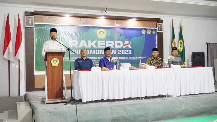 Bupati Lamongan Yuhronur Efendi membuka Rapat Kerja Daerah Rakerda LDII Lamongan di RM Aqiilah Lamongan Sabtu 3012 Dok LINES