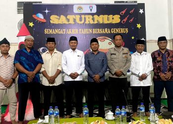 Camat Burneh Hosun, S. Pd, MM. dan Kanit Binmas Polsek Burneh menghadiri Pengajian Akhir Tahun Pemuda LDII Bangkalan di Junok, Minggu malam (31/12).