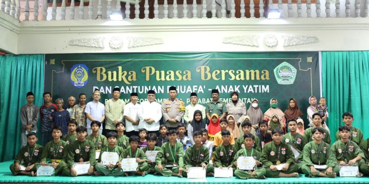 Momen Safari Ramadan Ponpes Al Ubaidah Kertosono bersama Forkopimda dan anak yatim, Kamis (21/3). Dok: LINES.