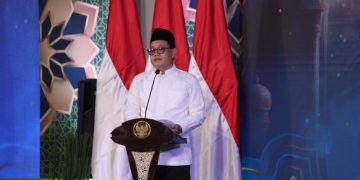 Pj Gubernur Jawa Timur Adhy Karyono memberi sambutan pada acara Nuzulul Quran di Islamic Center Provinsi Jawa Timur Kamis 283 Dok LINES