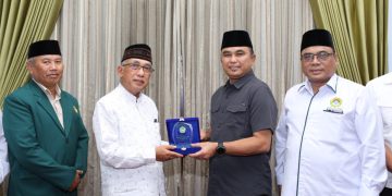 Direktur Intelijen Keamanan Dirintelkam Kepolisian Daerah Polda Jawa Timur Kombes Polisi Dekananto Eko Purwono berkunjung ke Pondok Pesantren Ponpes Al Ubaidah Kertosono Nganjuk pada Selasa 301 Kehadiran mereka didampingi Ketua DPW LDII Jawa Timur Moch Amrodji Konawi dan para pengurus DPW LDII Jawa Timur Foto LINES