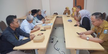 Pengurus Biro Komunikasi Informasi dan Media KIM dan Teknologi Informasi dan Aplikasi Telematika TIAT DPW LDII Jawa Timur mengadakan audiensi dengan Dinas Komunikasi dan Informatika Provinsi Jawa Timur Diskominfo Jatim pada Senin 294 Dok LINES