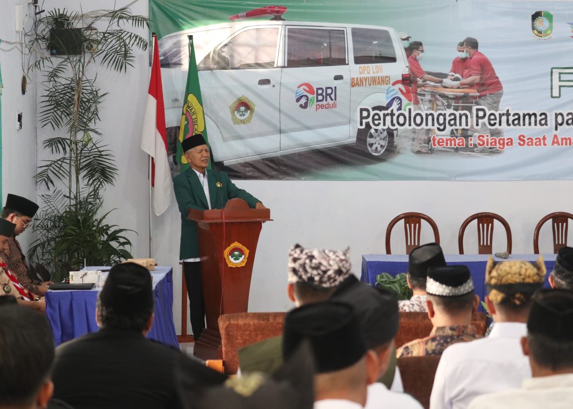 Ketua DPD LDII Banyuwangi H Astro Junaedi bekali peserta pelatihan Pertolongan Pertama pada Gawat Darurat (PPGD). Dok: LINES.