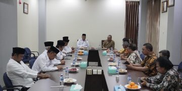 Jajaran DPW LDII Jawa Timur menerima kunjungan Komisi Pengembangan Hubungan Umat Beragama dan Bermasyarakat PHUBB Keuskupan Surabaya pada Rabu 15 Dok LINES