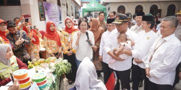 Menko PMK RI Muhadjir Effendy meninjau upaya pencegahan stunting di Posyandu As Syifa Ponpes Al Ubaidah Kertosono Nganjuk Sabtu 156 Dok LINES