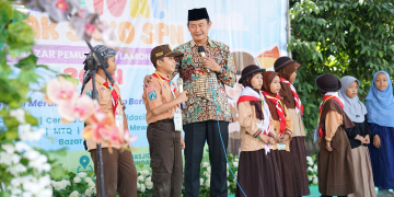Bupati Lamongan Yuhronur Efendi yang juga menjabat Kamabicab Gerakan Pramuka Lamongan membuka Festival Anak SAKO SPN dan Bazar Pemuda LDII Sabtu 137 Dok LINES