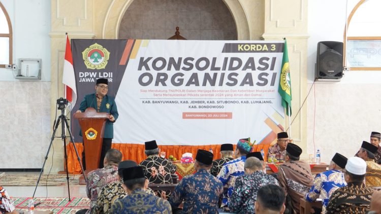 Ketua DPW LDII Jawa Timur KH Moch Amrodji Konawi saat konsolidasi organisasi Ia sampaikan LDII bersikap netral aktif di Pilkada 2024 Dok LINES