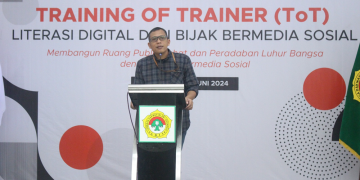 Ketua Biro Komunikasi Informasi dan Media KIM DPW LDII Jawa Timur Ludhy Cahyana sampaikan media sosial menyebabkan berkurangnya kemampuan menyaring informasi self censorship pada generasi muda Sabtu 296 Dok LINES