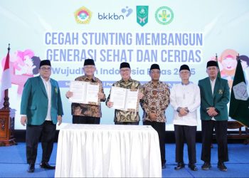 DPP LDII dan Badan Kependudukan dan Keluarga Berencana Nasional (BKKBN), menandatangani nota kesepahaman (MoU) untuk mencegah stunting, di Ponpes Wali Barokah, Kediri, pada Sabtu (27/7). Dok: LINES.