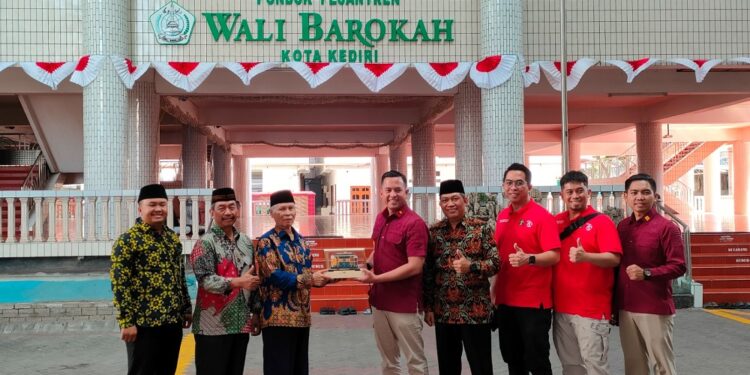 Pasca Dilantik, Kepala Kantor Imigrasi Kediri Kunjungi Ponpes Wali Barokah