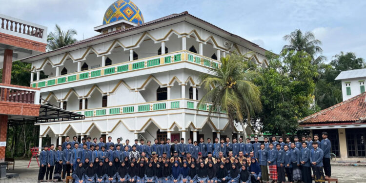 DPD LDII Tangkot dan Selatan Apresiasi Penerapan 29 Karakter Luhur Para Santri di Ponpes LDII Jateng