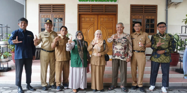 UGM dan DLH Kabupaten Jombang Dorong Ekopesantren di Ponpes Gadingmangu