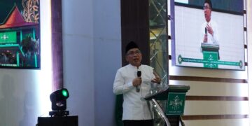 Ketua Umum PBNU KH Yahya Cholil Staquf saat hadiri silaturahim dan buka puasa bersama Forkopimda yang diselenggarakan PWNU Jatim Selasa 253 di Surabaya Dok LINES