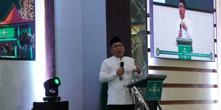 Ketua Umum PBNU KH Yahya Cholil Staquf saat hadiri silaturahim dan buka puasa bersama Forkopimda yang diselenggarakan PWNU Jatim, Selasa (25/3) di Surabaya. Dok: LINES.