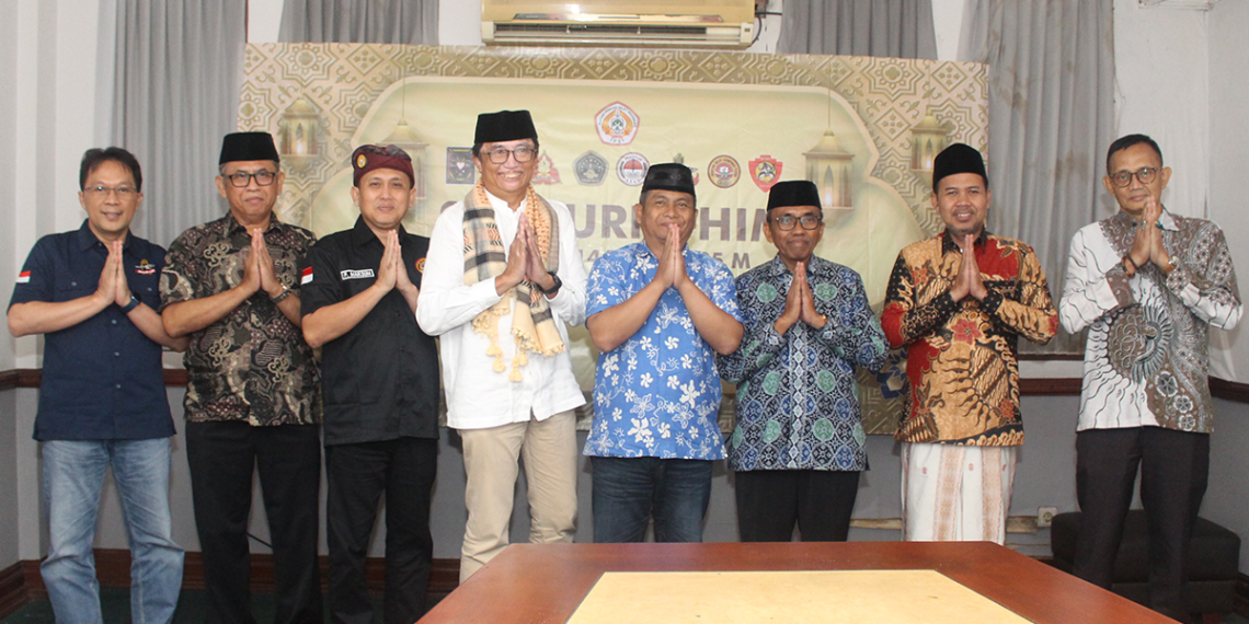 Beberapa perguruan pencak silat Jawa Timur menggelar Silaturahim Syawal 1446 H di Agis Restaurant Surabaya pada Selasa Sore 84 Dok LINES