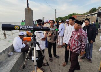 LDII Bangkalan bersama Ormas Islam lainnya pantau hilal awal Ramadhan di Pantai Gebang, Bangkalan, pada Jumat petang (28/2). Dok:LINES.