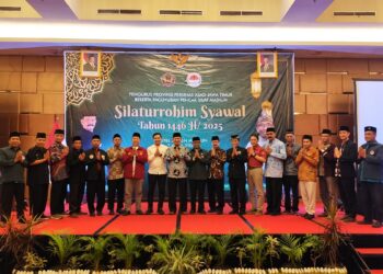 Sebanyak 15 ketua perguruan pencak silat yang tergabung dalam Paguyuban Pencak Silat Madiun berkumpul di Ballroom Aston Hotel Madiun dalam tajuk Silaturahim Syawal, pada Senin (7/4). Dok: LINES.