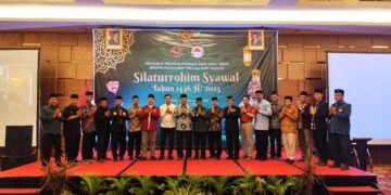 Sebanyak 15 ketua perguruan pencak silat yang tergabung dalam Paguyuban Pencak Silat Madiun berkumpul di Ballroom Aston Hotel Madiun dalam tajuk Silaturahim Syawal, pada Senin (7/4). Dok: LINES.