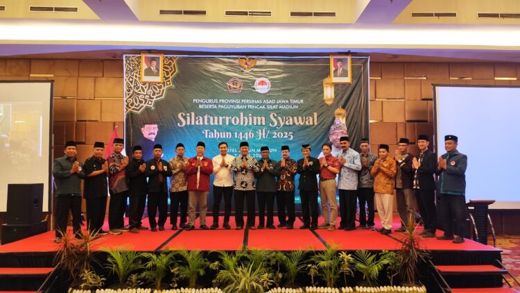 silaturahimsyawalpaguyubanpencaksilatmadiun | LDII JAWA TIMUR Sebanyak 15 ketua perguruan pencak silat yang tergabung dalam Paguyuban Pencak Silat Madiun berkumpul di Ballroom Aston Hotel Madiun dalam tajuk Silaturahim Syawal pada Senin 74 Dok LINES
