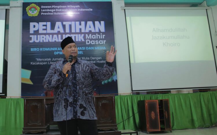 Ketua DPP LDII Rulli Kuswahyudi, menyatakan bahwa LDII perlu memperkuat komunikasi publiknya. Ia berharap peserta Pelatihan Jurnaslitik dapat memproduksi berita dan konten yang bermanfaat bagi masyarakat. Dok: LINES.