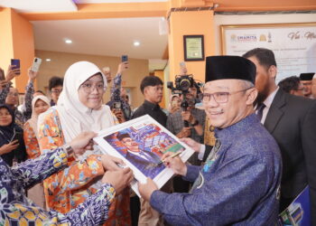 Mendikdasmen Abdul Mu’ti saat menghadiri resepsi Milad ke-112 Muhammadiyah di Sidoarjo, Sabtu 16 November 2024. Dok: LINES.