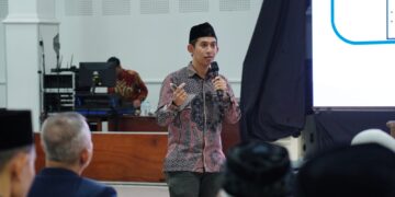 Pengurus DPP LDII dari Departemen Pengabdian Masyarakat Penamas Rio Azadi bicara soal teknis pembentukan dan penguatan peran TPPK di berbagai satuan pendidikan di Ponpes Wali Barokah Kediri Sabtu 245 Dok LINES