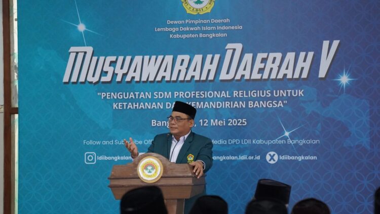 Ketua DPW LDII Jawa Timur, KH. Moch. Amrodji Konawi mengapresiasi kinerja DPD LDII Bangkalan yang selama ini aktif menjalin silaturahim dan bersinergi dengan pemerintah daerah, para ulama, tokoh masyarakat, serta organisasi kemasyarakatan Islam lainnya. Dok: LINES.