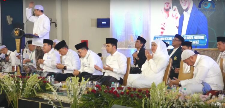 Pemerintah Provinsi (Pemprov) Jawa Timur menggelar dzikir dan doa bersama menyambut datangnya Tahun Baru Islam 1 Muharam 1447 Hijriah, di Masjid Al Akbar Surabaya, Kamis malam (16/6). Dok LINES.