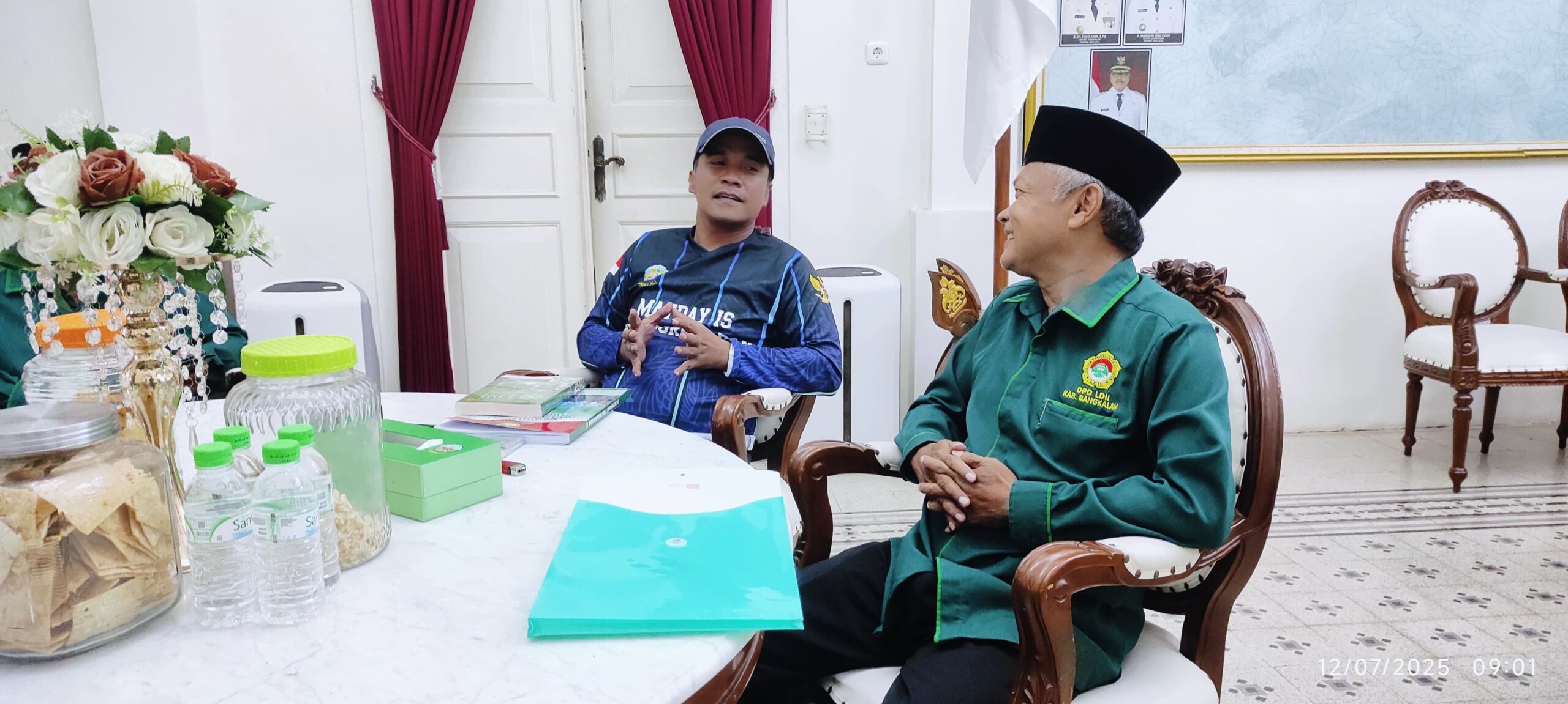 Bupati Lukman Hakim menyambut baik hasil Musda LDII Bangkalan. Ia juga menyatakan kesiapannya dalam mensinergikan delapan klaster LDII dengan program pemerintah daerah, Sabtu (12/7) pagi. Dok: LINES.