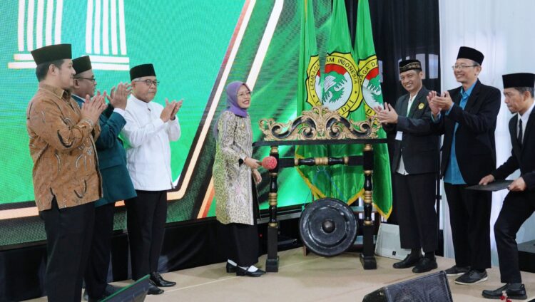 Wakil Bupati Kediri Dewi Mariya Ulfa membuka Musyawarah Daerah Musda ke7 Lembaga Dakwah Islam Indonesia LDII Kabupaten Kediri di Ponpes Nurul Hakim Kaliawen Kediri Rabu 167 Dok LINES | LDII JAWA TIMUR Wakil Bupati Kediri Dewi Mariya Ulfa membuka Musyawarah Daerah Musda ke 7 Lembaga Dakwah Islam Indonesia LDII Kabupaten Kediri di Ponpes Nurul Hakim Kaliawen Kediri Rabu 167 Dok LINES