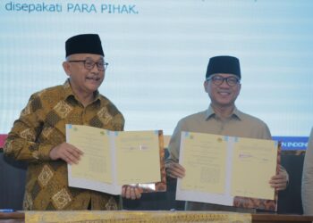 Mendes PDTT Yandri Susanto teken MoU bersama 15 lembaga termasuk LDII untuk kolaborasi pembangunan desa. Dok: LINES.