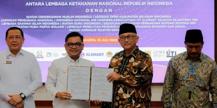 LDII dan Lemhannas menandatangani nota kesepahaman mengenai penguatan nilai-nilai kebangsaan. Dok: LINES.