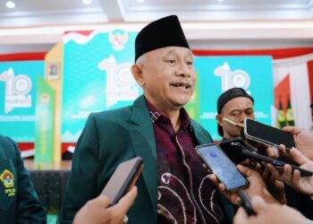 Di hadapan awak media, Ketua Umum DPP LDII KH Chriswanto Santoso berharap kerusuhan di beberapa daerah tidak meluas dan berakibat krisis sosial, Sabtu (30/8). Dok: LINES.