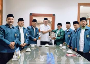 Bupati Tulungagung Gatut Sunu Wibowo menyambut hangat kehadiran pengurus LDII. Ia mengapresiasi kiprah LDII melalui delapan klaster program unggulan LDII yang selaras dengan pembangunan daerah, Selasa (16/9). Dok: LINES.